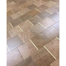 parquet bois de bout chêne avec laiton