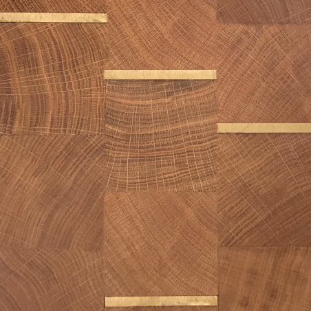 parquet bois de bout chêne avec laiton