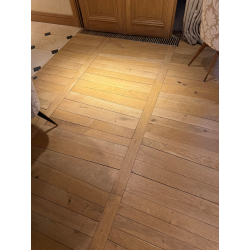 Chai – Parquet  massif motif Queue de Billard en Chêne Français Réemployé