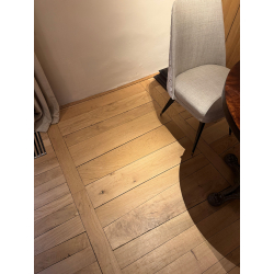 Chai – Parquet  massif motif Queue de Billard en Chêne Français Réemployé