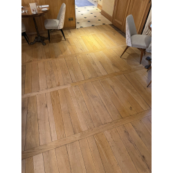 Chai – Parquet  massif motif Queue de Billard en Chêne Français Réemployé
