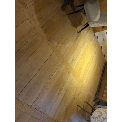 Chai – Parquet  massif motif Queue de Billard en Chêne Français Réemployé